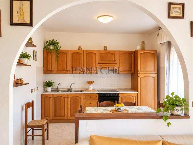 Appartamento luminoso con 3 camere, terrazzo, garage e cantina - Foto 5