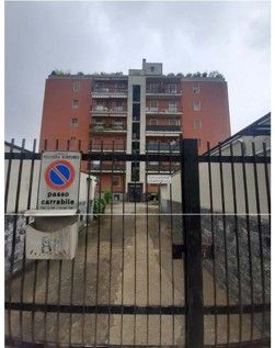 ASTA OCCASIONE: Peschiera Borromeo (MI) via G. Giusti appartamento+cantina