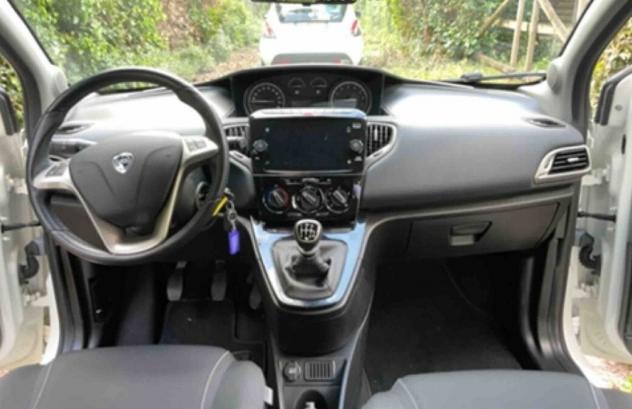 Lancia Ypsilon 1.0 FireFly 5 porte S&S Hybrid Gold - Foto 5