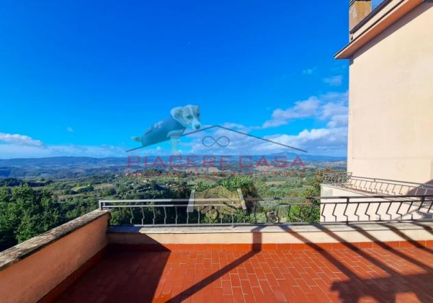 Ficulle - Appartamento con terrazza panoramica, ampia soffitta e locali accessori in vendita a due passi dal centro storico -Riferimento Ap651