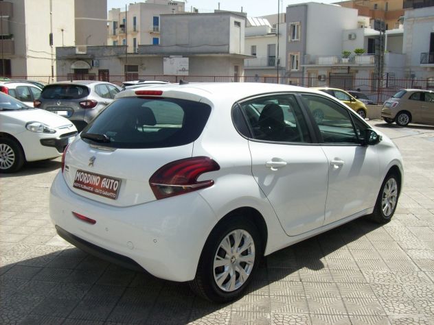 Peugeot 208 1.4 HDi 70CV 5p Business Navy - Foto 3