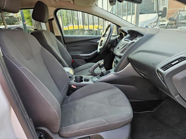 Ford Focus 5p 1.6 tdci Titanium 115cv - Foto 10