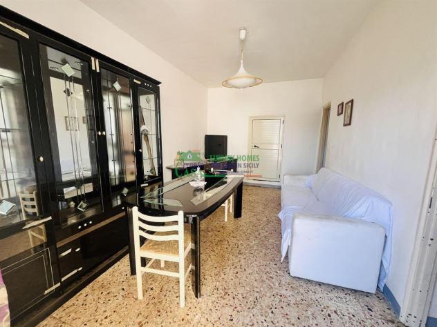 Rif: 2572 - Villetta da ristrutturare con terreno di 6.900 mq.