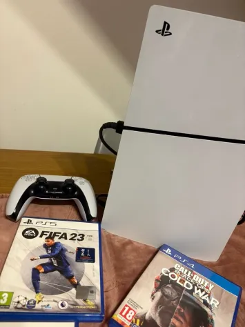 Sony PS5 Digital Edition Console - Bianco + 4 Giochi - Foto 4