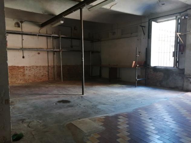 locale di sgombero in affitto a Chieri