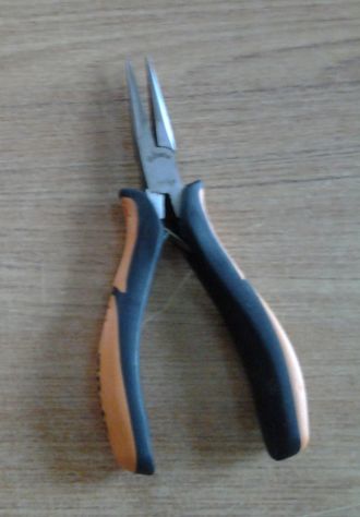 Pinza BETA a becchi mezzotondi lunghi e diritti e zigrinati - Foto 2