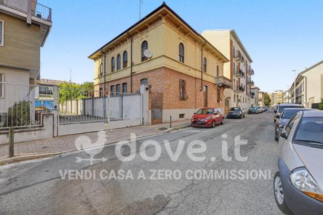 Appartamento di 230 m² con più di 5 locali in vendita a Vercelli