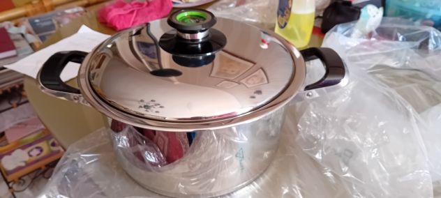 2 pentole acciaio inox AMC con relativo coperchio adatte a qualsiasi fuoco. - Foto 3