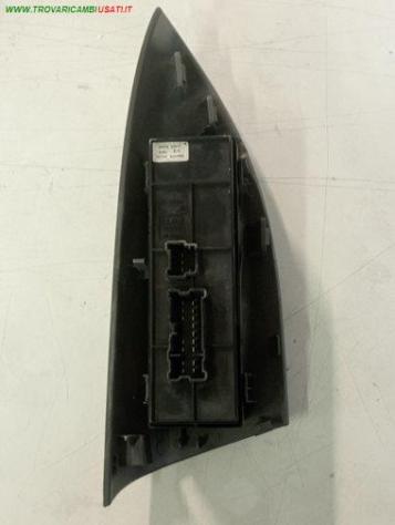 INTERRUTTORE ALZACRISTALLI PORTA POST. D. 999-U1561716 Parti elettriche  Impianto elettrico  Interruttori  Inte NISSAN - JUKE - 2010  2014, NISSAN - J