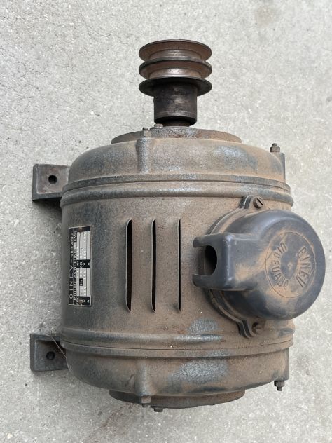 321 Motore Asincrono Trifase HP 1,5/900 giri – Vintage