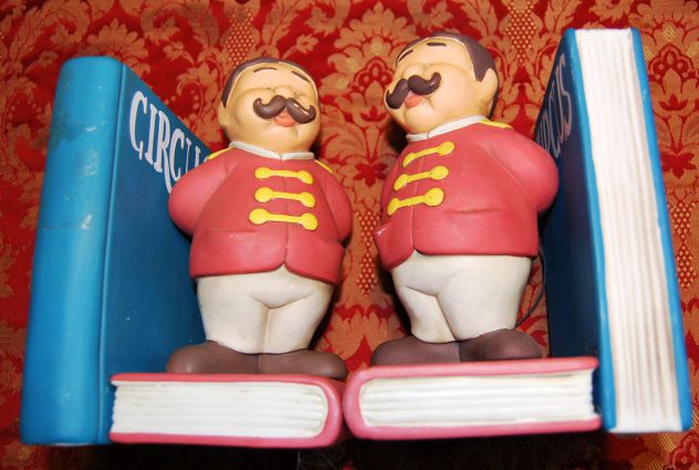 coppia di reggilibri in ceramica firmati la gatta - Foto 6