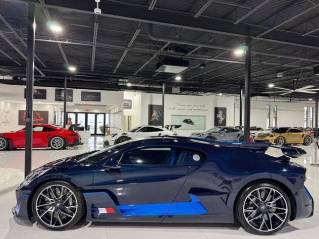 BUGATTI Divo DIVO 8.0 W16 1500 HP "1 of 40 FOR THE WORLD" rif. 22757652 - Foto 2