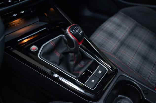 VOLKSWAGEN Golf GTI 2.0 TSI 245cv 6m IVA esposta rif. 23738945 - Foto 7