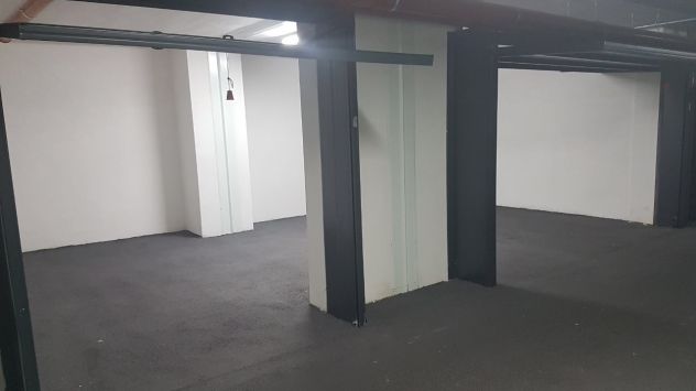 BOX NUOVISSIMO, IN PARCO NUOVO, CON CANCELLO ELETTRICO E CORRENTE INTERNA - Foto 3