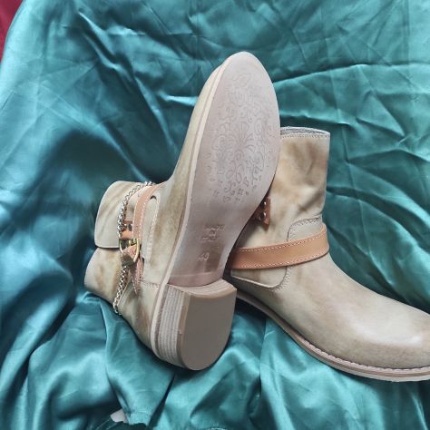 Scarpe Tronchetti Stivaletti donna in vera pelle - Foto 2