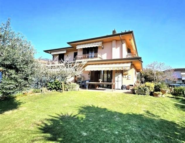 Villetta trifamiliare in vendita a Quercioli - Massa 200 mq Rif: 1352934