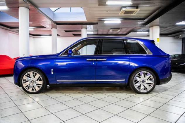 ROLLS-ROYCE Cullinan FULL SPECS|BESPOKE AUDIO&INTERIOR|REAR THEATRE rif. 23547297 - Foto 4