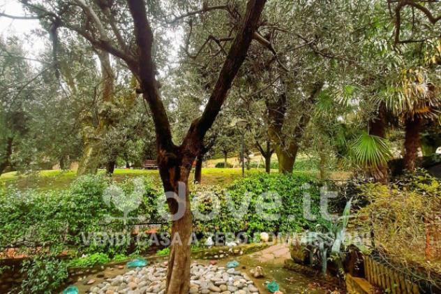 Casa indipendente di 300 m² con più di 5 locali e box auto in vendita a Paciano - Foto 13