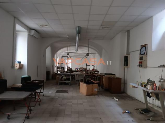LABORATORIO CON APPARTAMENTO - Foto 6
