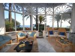 Alassio, fronte mare con giardino privato e posto auto