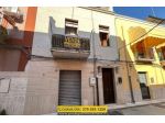 Accogliente palazzina indipendente con terrazza e veranda in vendita a Barletta