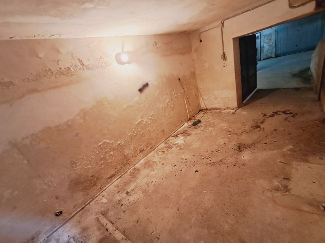 ZONA GELONE-VIA CARABELLI:GARAGE DI 15 MQ PIANO SEMINTERRATO - Foto 7