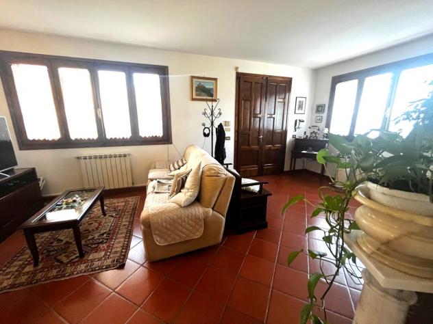VILLINO di 6 vani e di 230 mq (CARMIGNANO) rif. L1388_2 - Foto 8