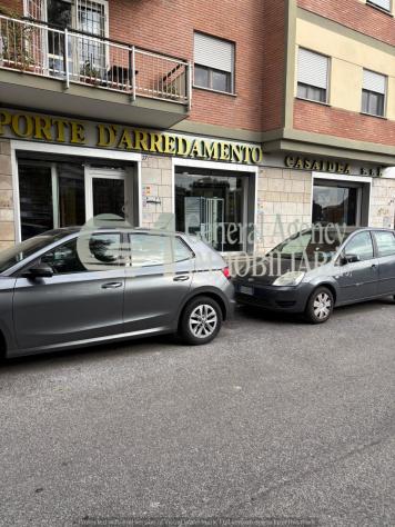 Locale commerciale in vendita a Roma