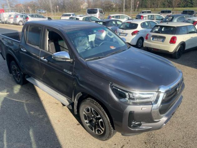 TOYOTA Hilux 2.4 D-4D A/T 4WD 4 porte Double Cab Executive rif. 23499950 - Foto 9