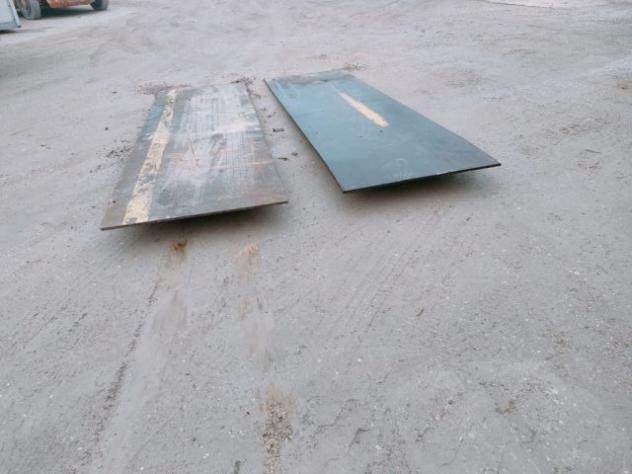 PEDANE IN FERRO PER CONTAINER rif. 23749741