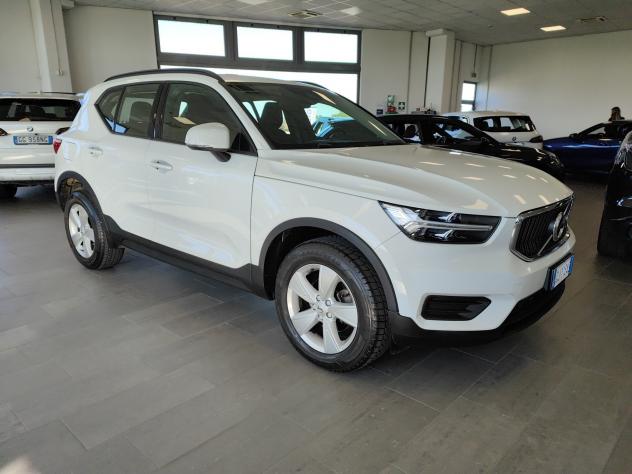 Volvo XC40 T2 Momentum Core Auto Fari LED Front&Lane Assist - Foto 2