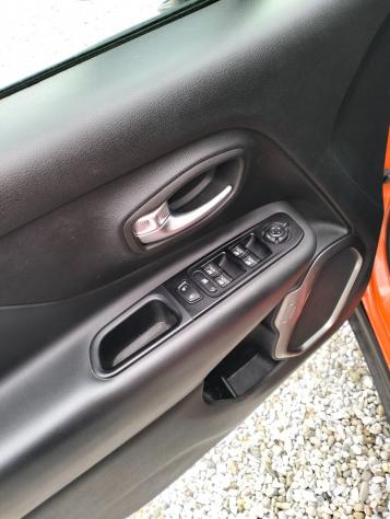 Jeep Renegade 2.0 Mjt 140CV 4WD Limited - Foto 10