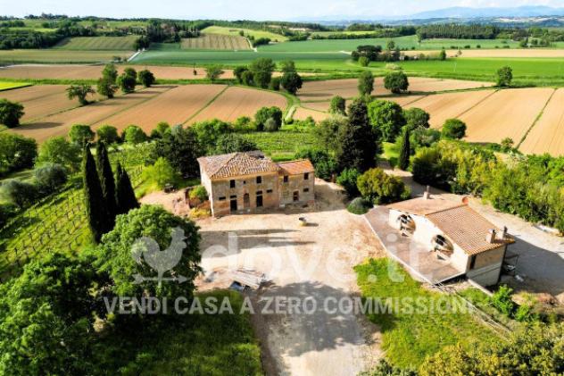 Rustico / Casale di 300 m² con più di 5 locali e box auto in vendita a Montepulciano - Foto 20