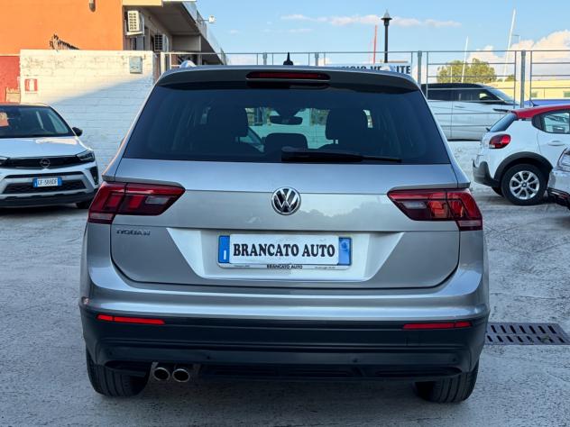 Volkswagen Tiguan 1.6 TDI SCR Urban BlueMotion Technology - Foto 8