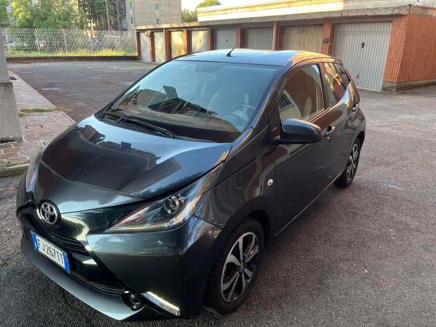 Toyota Aygo 1.0 VVT-i 69 CV 5 porte x-play TSS