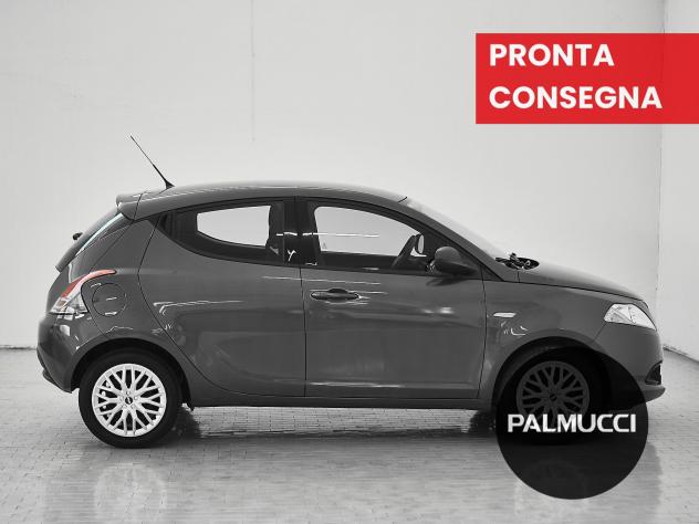 Lancia Ypsilon 1.2 69 cv Silver - Foto 5