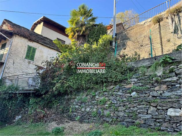 V000690 - UNGIASCA, CASA DA RISTRUTTURARE CON GIARDINO - Foto 5