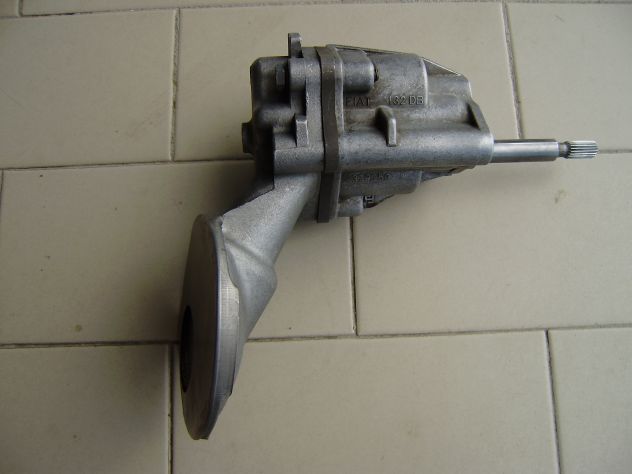 Vendo Pompa olio Fiat 132 - 131 - 125 - 124 ritmo 125 - 130