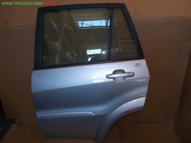 PORTA POST.S. ARGENTO C/ALZ. TOYOTA RAV 4 (XA20)  Carrozzeria  Lamierati esterni  Porte  Porta post. sx. TOYOTA - RAV 4 II - 01-09-2000 - 01-12-2005