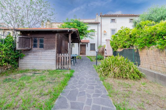 TERRATETTO CON MANSARDA E GIARDINO ESCLUSIVO - Foto 10
