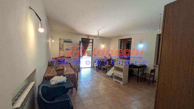 Carrara di Fano, in trifamiliare, appartamento indipendente al piano terra con scoperto. - Foto 2