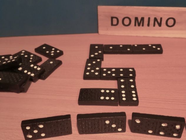 DOMINO gioco da Tavolo in Scatola di Legno 28 Tessere NERE - Foto 4