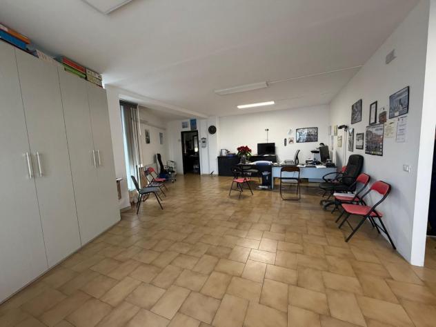 ufficio in affitto a Cascina