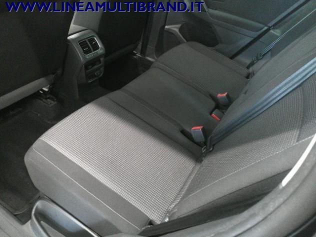 VOLKSWAGEN Tiguan 2.0 TDI SCR Business Navi Pack Winter Garanzia rif. 23945077 - Foto 9