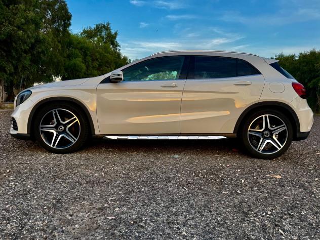 MERCEDES- BENZ GLA 200 D AMG PREMIUM - Foto 4