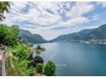 Villa di 300 m² con più di 5 locali e box auto doppio in vendita a Faggeto Lario