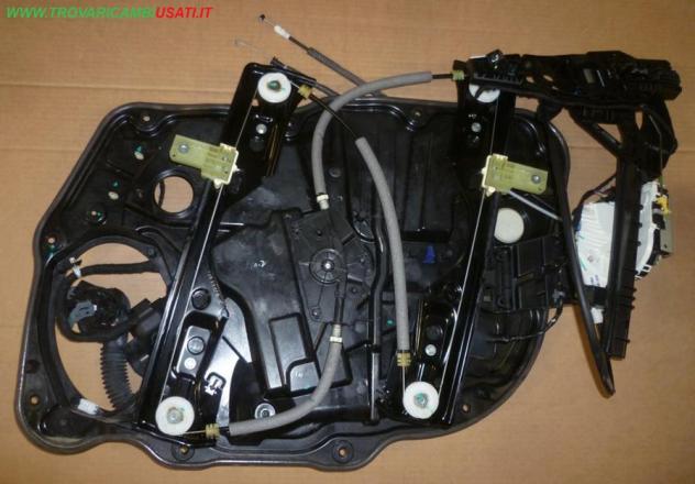 ALZACRISTALLO ELETTR. PORTA PANNELLO ANT. SX 6 PIN CON SERR.  Carrozzeria  Lamierati esterni  Porte  Alzacristallo por JEEP - COMPASS - 01-05-2017 -