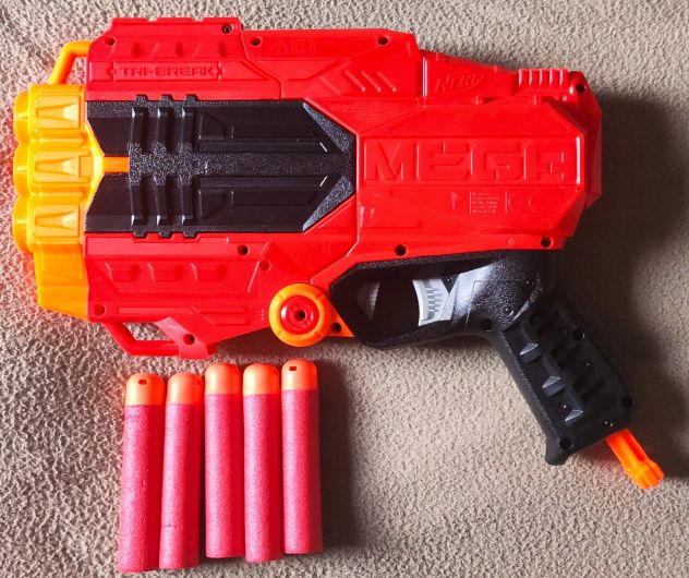 GIOCATTOLO NERF MEGA TRI-BREAK.