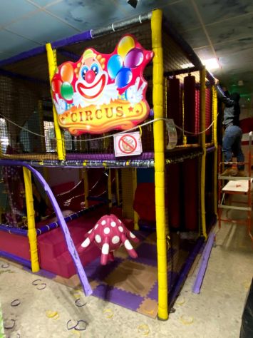 PARCO GIOCHI COMPLETO BAMBINI Playground Gonfiabile 6.500 - Foto 4