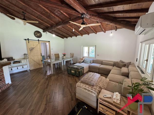 Bellissima Villa Singola Immersa nel Verde - Foto 3